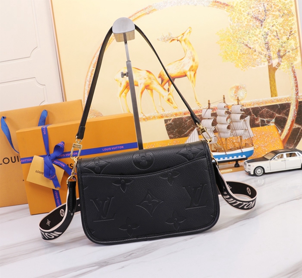 ルイヴィトンバッグ側面デザイン